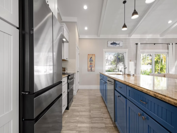 Four Bedroom Vacation Home in Holmes Beach Close to Beach